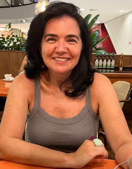 Profa. Dra. Valuza Saraiva